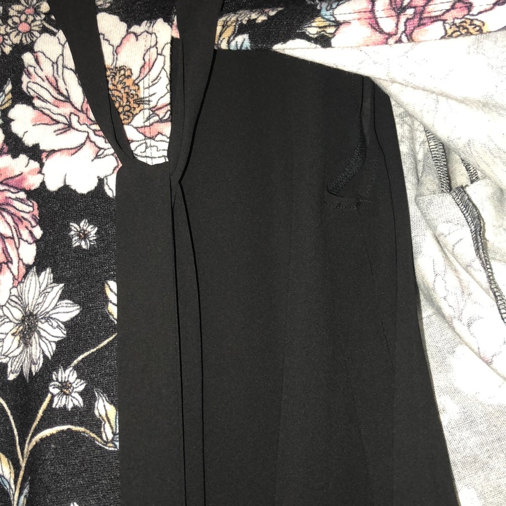 🌸Flower Printed open back sweater with blouse🌸 - Picture 4 of 5